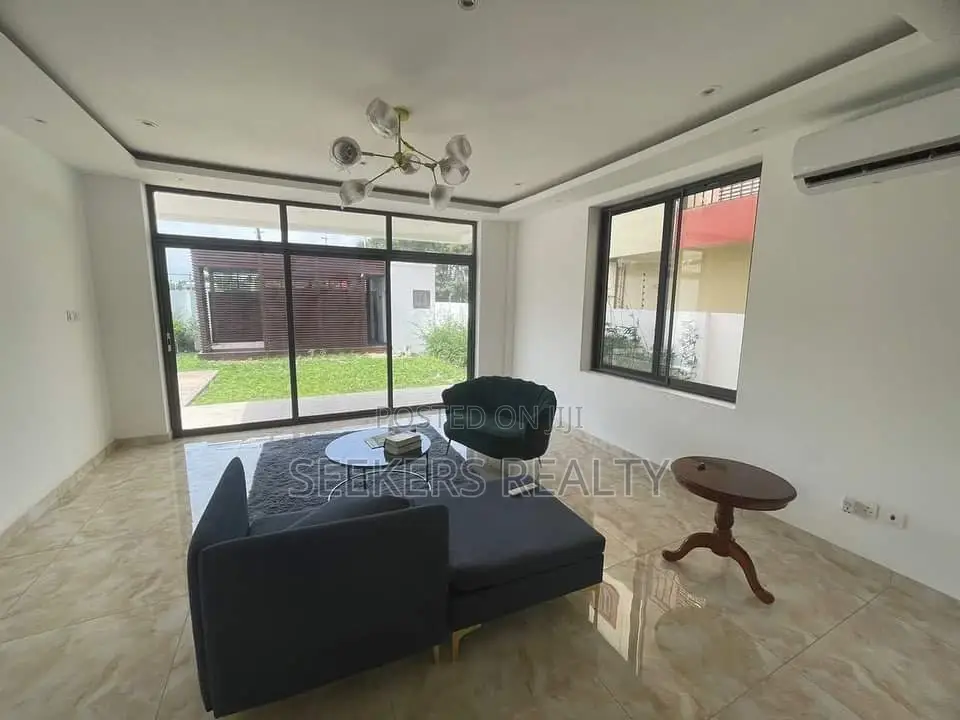 5bdrm House in Seekers Realty, East Legon for sale in East Legon