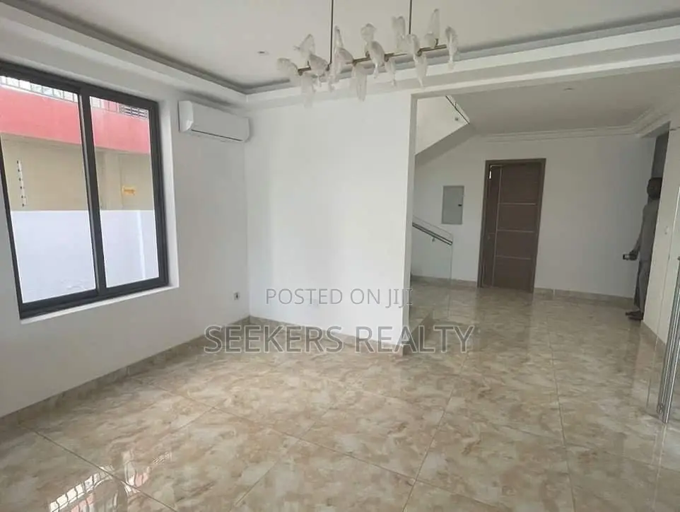 5bdrm House in Seekers Realty, East Legon for sale in East Legon