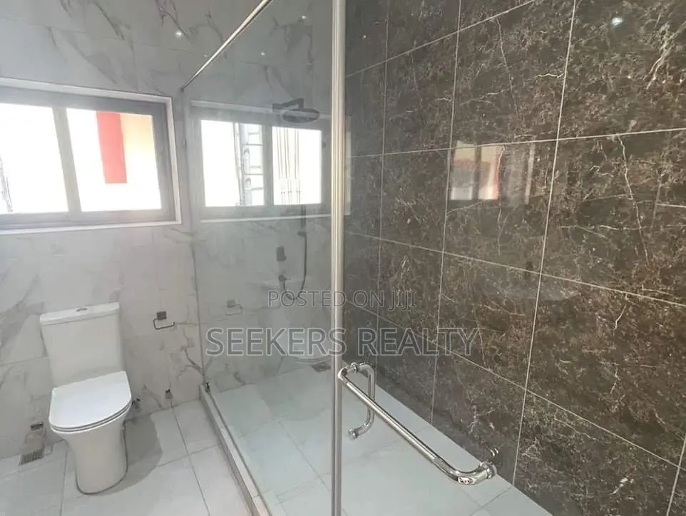 5bdrm House in Seekers Realty, East Legon for sale in East Legon