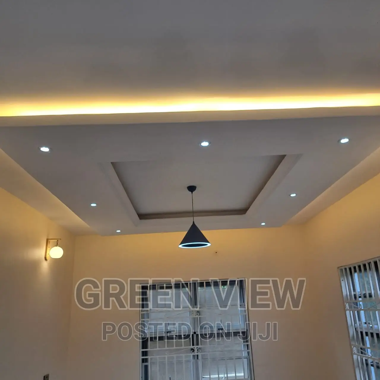 4bdrm Duplex in West Hills Mall Area for sale in West Hills Mall Area