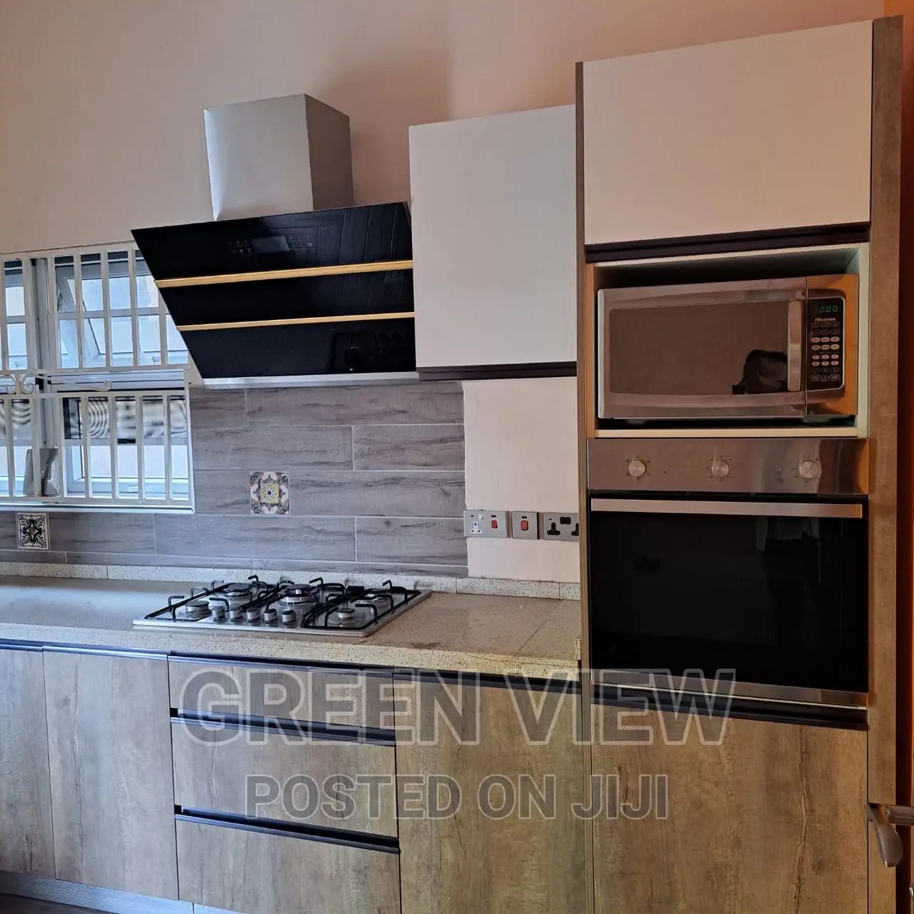 4bdrm Duplex in West Hills Mall Area for sale in West Hills Mall Area