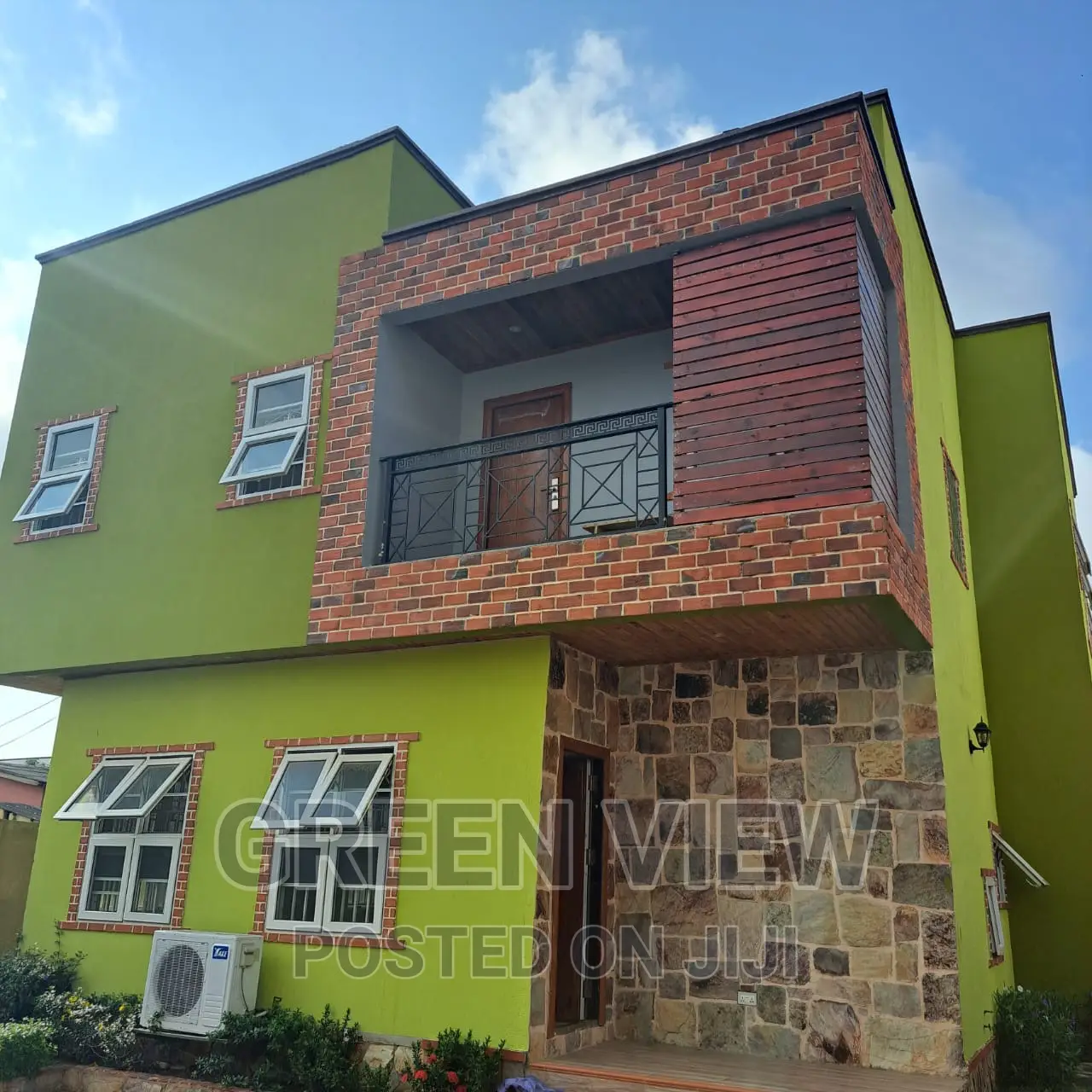 4bdrm Duplex in West Hills Mall Area for sale in West Hills Mall Area