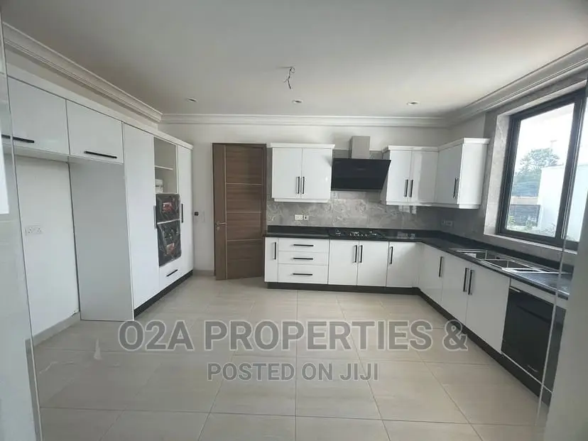 4bdrm House in A&C Mall Area for sale in A&C Mall Area