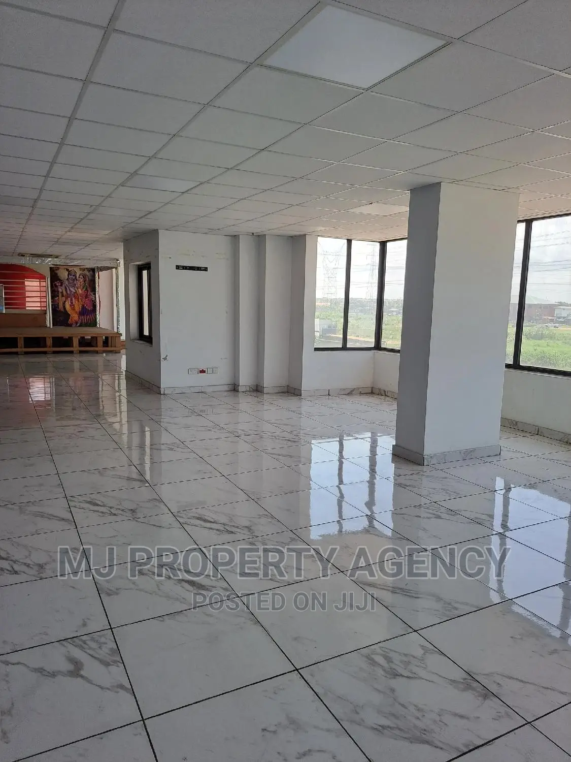 Executive Office Space in Tema Metropolitan