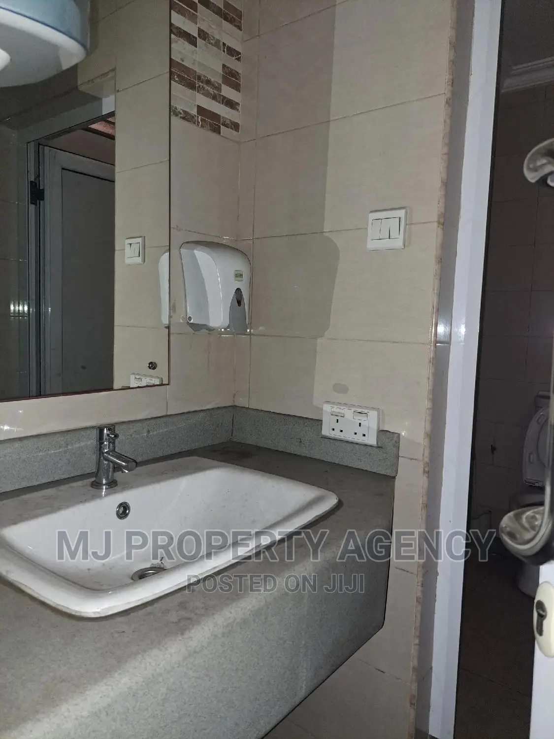 Executive Office Space in Tema Metropolitan