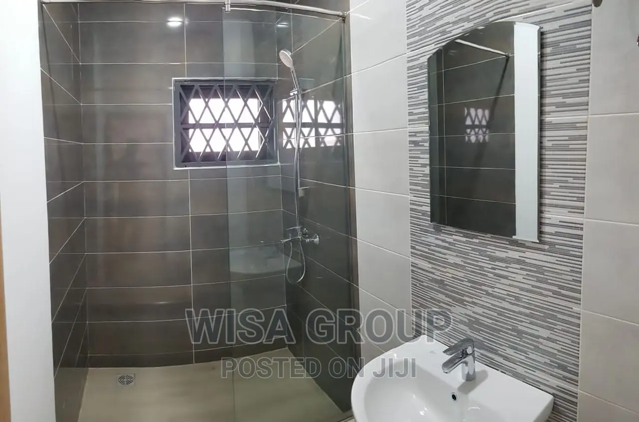 5bdrm Duplex in Wisa Groups, Accra Metropolitan for rent in Accra Metropolitan