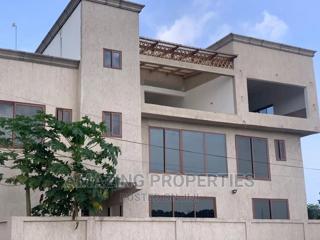 10bdrm Apartment in East Legon for sale in East Legon