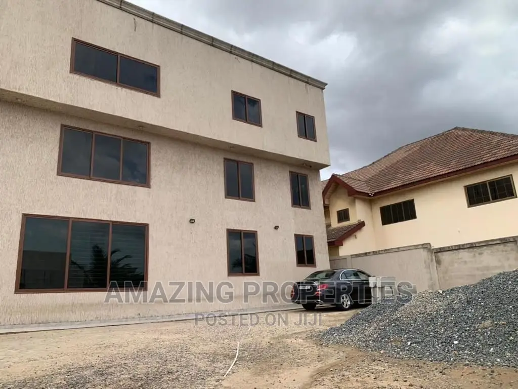 10bdrm Apartment in East Legon for sale in East Legon