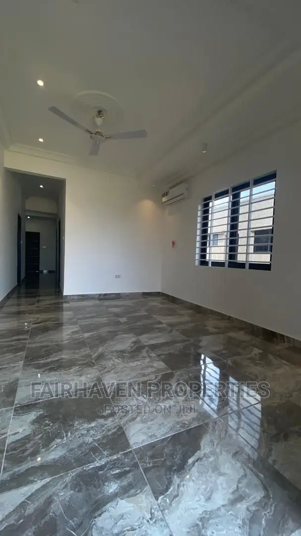 2bdrm Apartment in Atomic, Madina for rent in Madina