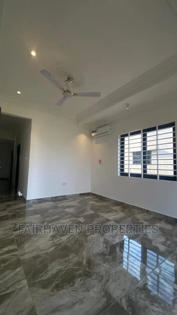 2bdrm Apartment in Atomic, Madina for rent in Madina