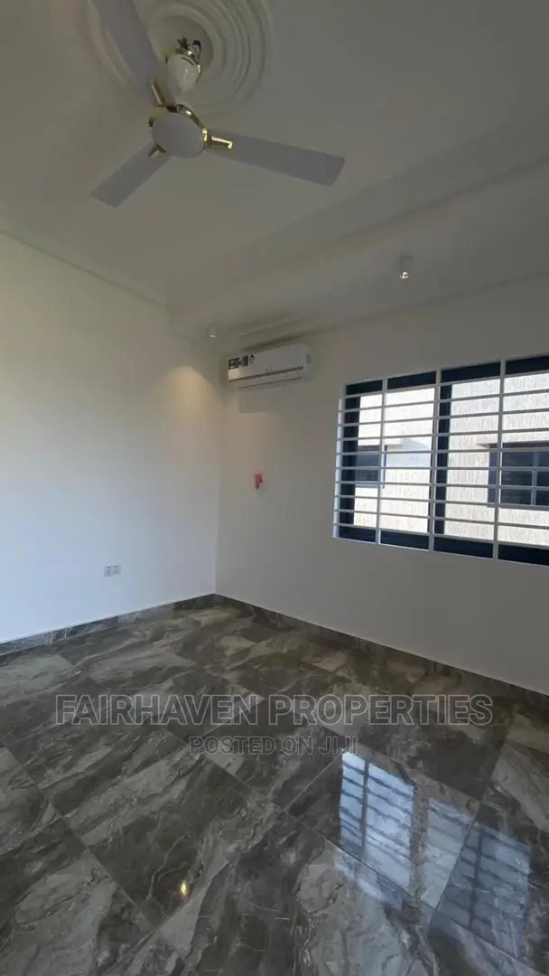 2bdrm Apartment in Atomic, Madina for rent in Madina