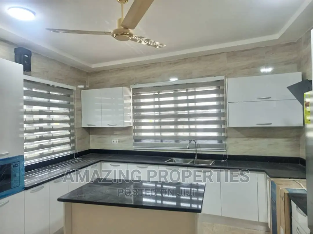 4bdrm House in North Ridge for sale in North Ridge
