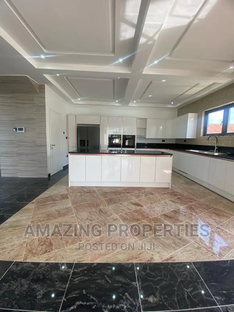 5bdrm House in Adjiriganor for sale in Adjiriganor