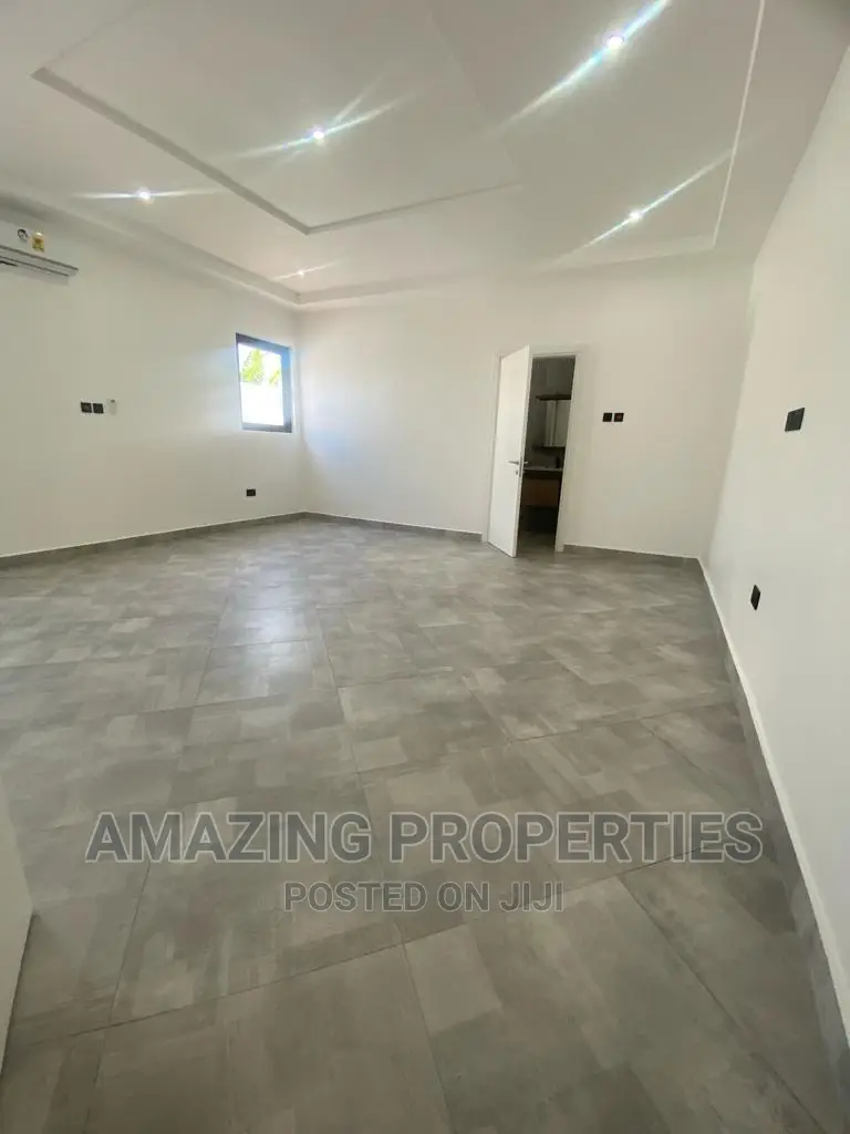 5bdrm House in Adjiriganor for sale in Adjiriganor