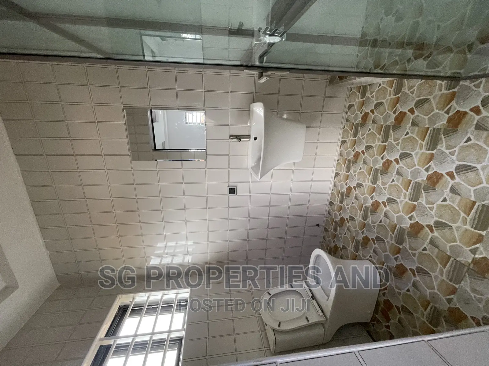 2bdrm Apartment in Batsonaa, Spintex for rent in Spintex