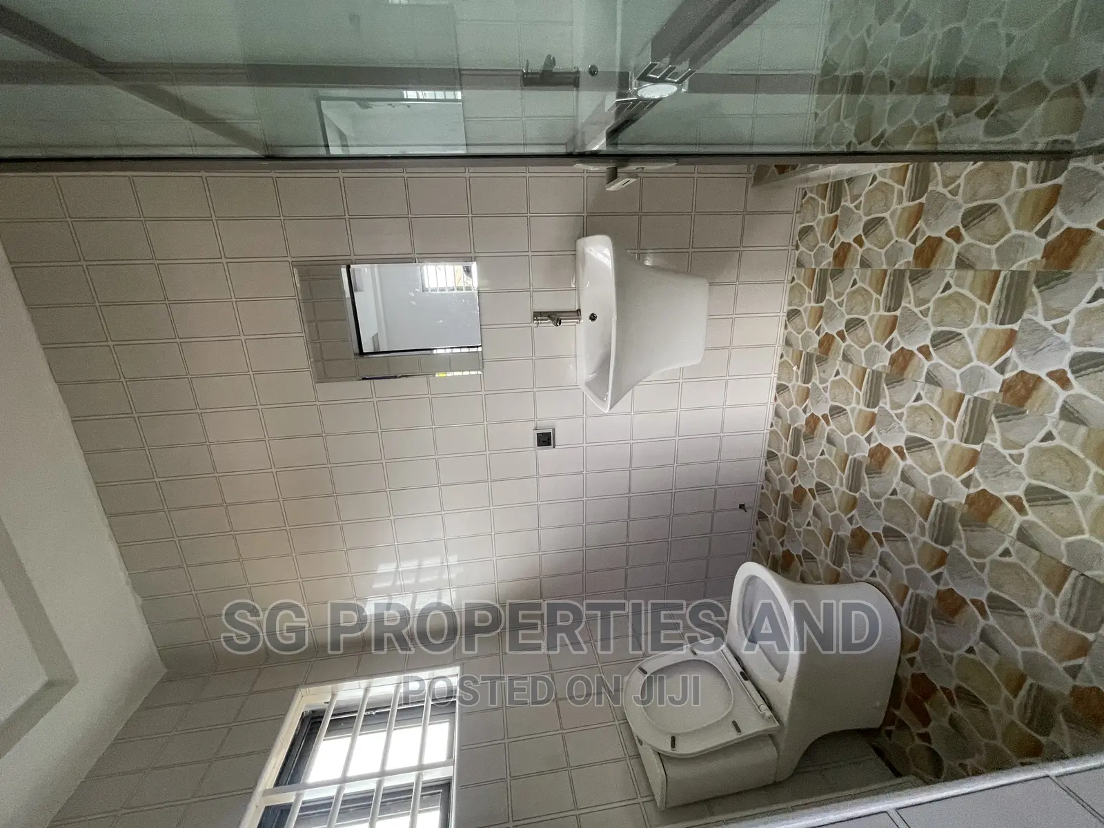 2bdrm Apartment in Batsonaa, Spintex for rent in Spintex