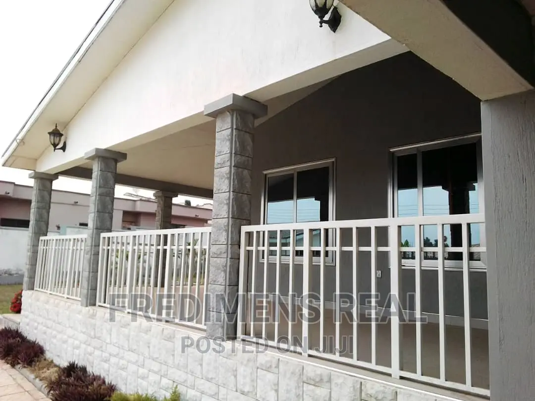 5bdrm House in Fredimens Real, Kumasi Metropolitan for sale in Kumasi Metropolitan