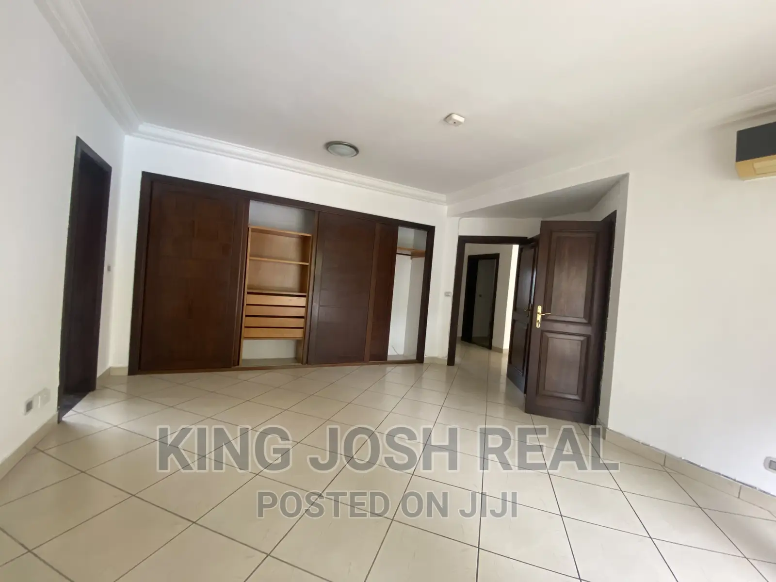 3bdrm Apartment in Villagio, Airport Residential Area for rent in Airport Residential Area