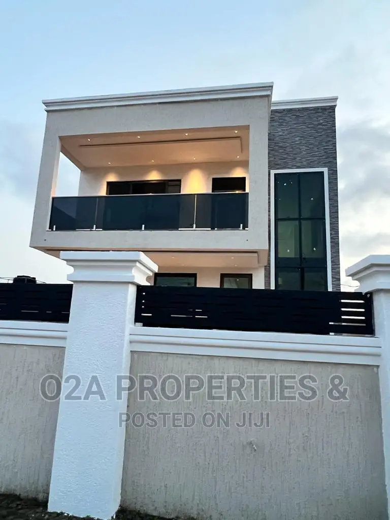 4bdrm House in Baatsona Total for sale in Baatsona Total