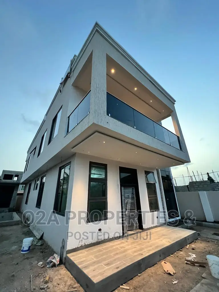 4bdrm House in Baatsona Total for sale in Baatsona Total