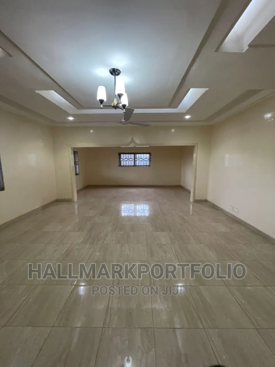 8bdrm House in Weija for sale in Weija