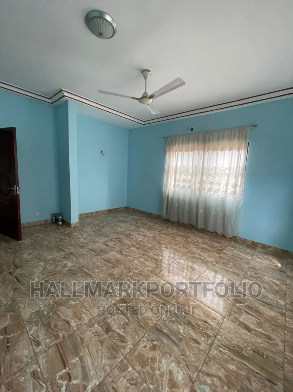8bdrm House in Weija for sale in Weija