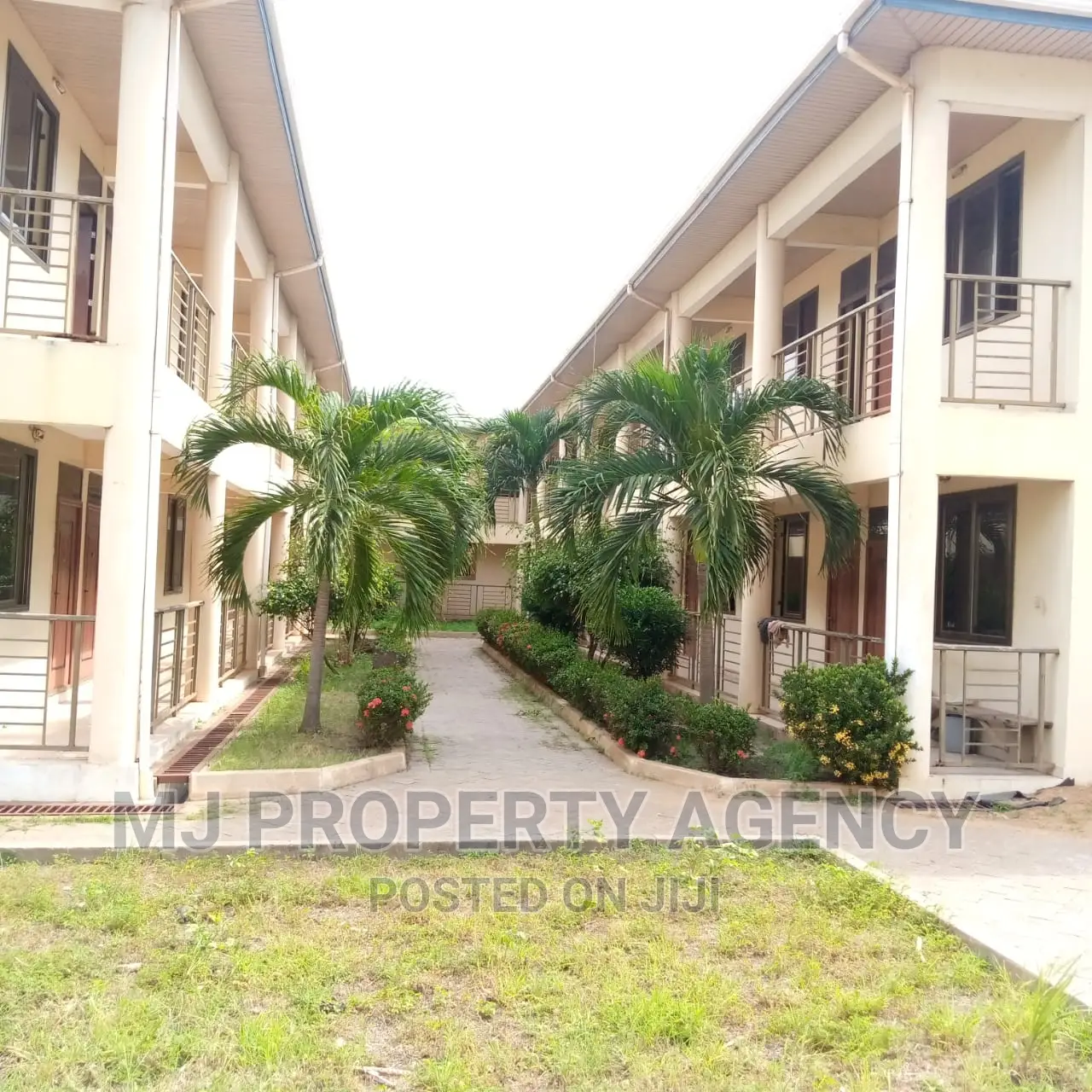 20bdrm House in Mayflower, Tema Metropolitan for rent in Tema Metropolitan