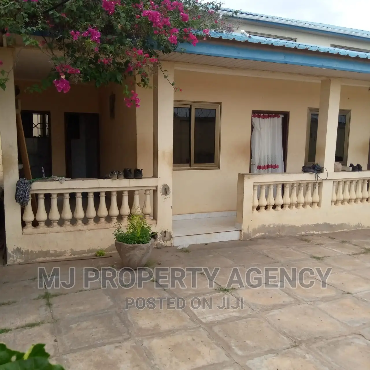 20bdrm House in Mayflower, Tema Metropolitan for rent in Tema Metropolitan
