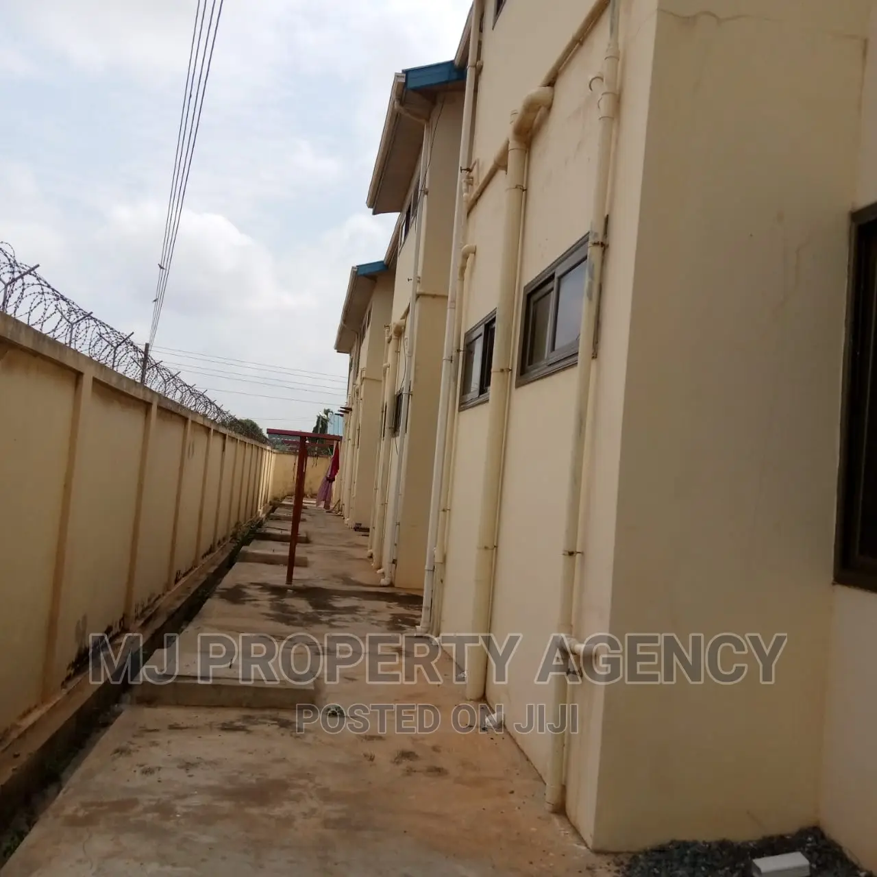 20bdrm House in Mayflower, Tema Metropolitan for rent in Tema Metropolitan