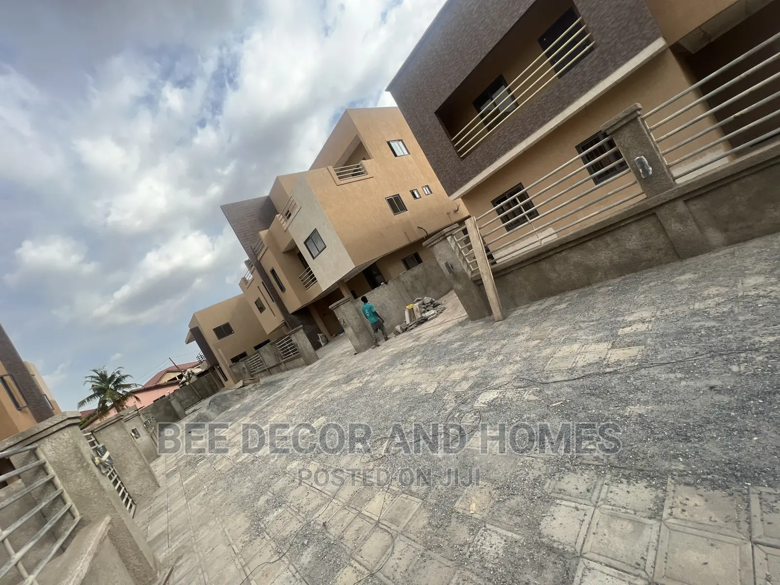 4bdrm Townhouse/Terrace in Bee Decor & Homes, Oyarifa for sale in Oyarifa