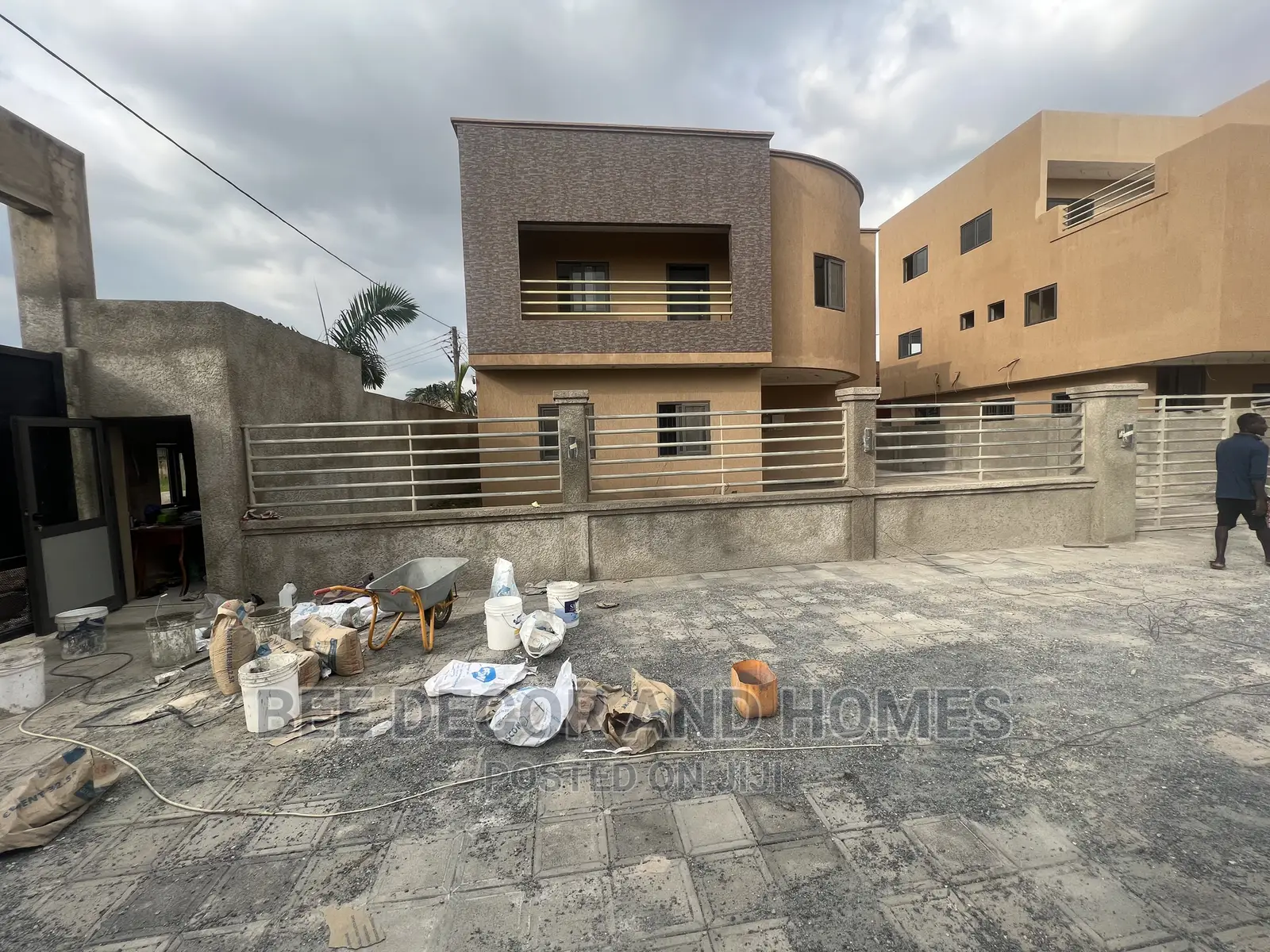 4bdrm Townhouse/Terrace in Bee Decor & Homes, Oyarifa for sale in Oyarifa