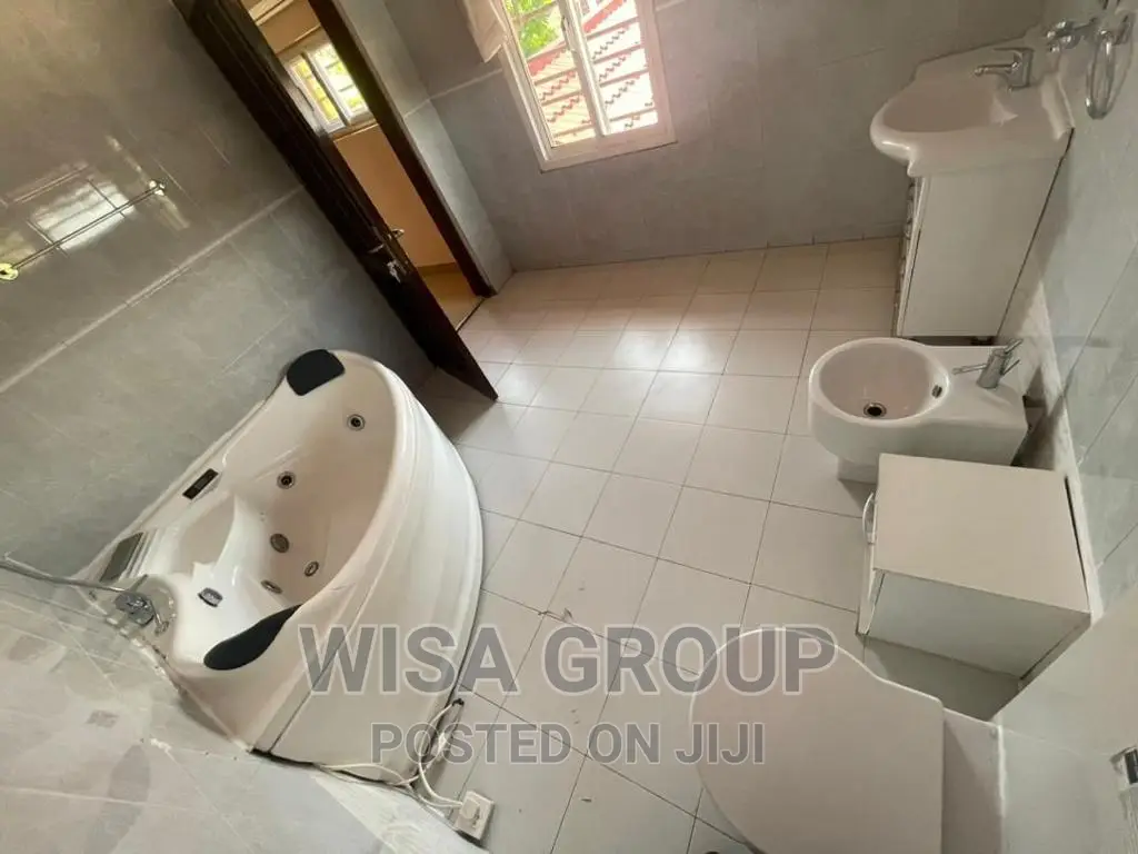 4bdrm Mansion in Wisa, Cantonments for rent in Cantonments