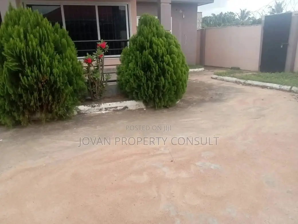 3bdrm House in Amasaman 3 Junction for sale in Amasaman