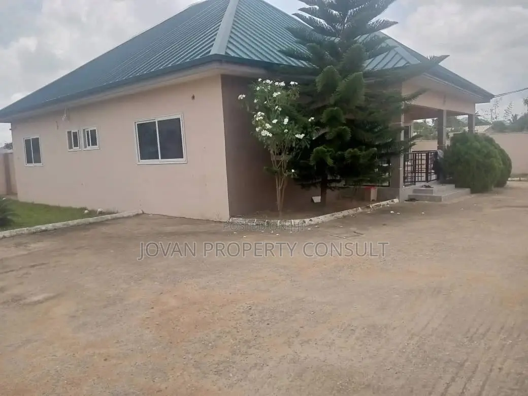 3bdrm House in Amasaman 3 Junction for sale in Amasaman