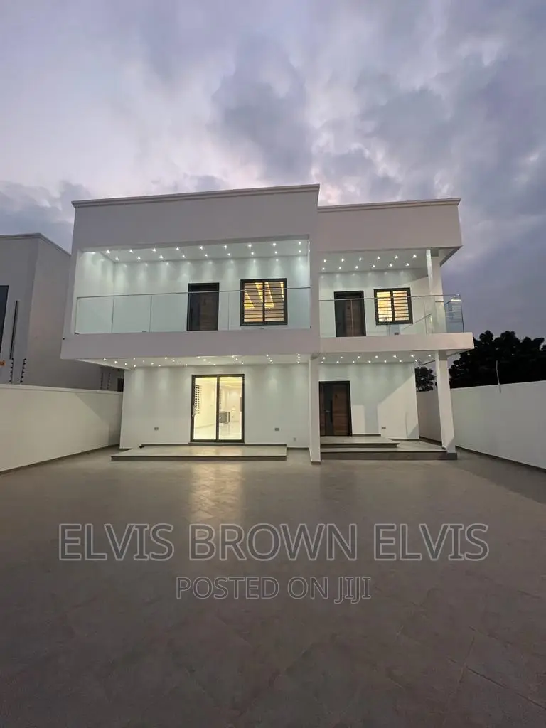4bdrm Duplex in Botwe Lakeside for rent in Ashaley Botwe