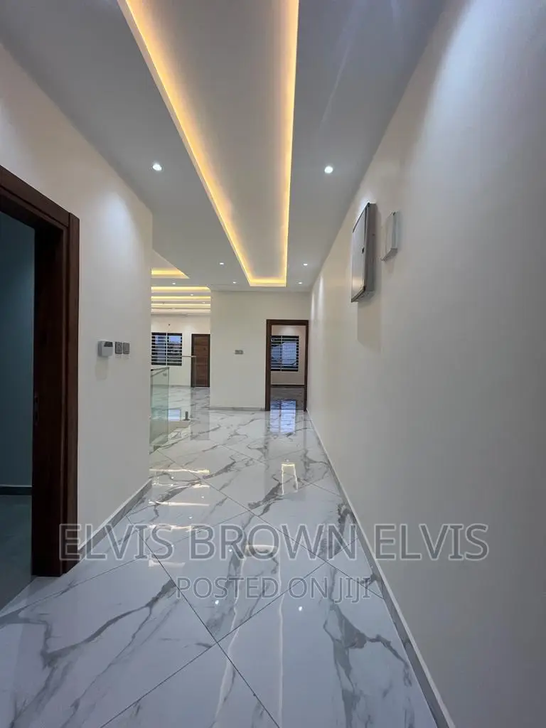 4bdrm Duplex in Botwe Lakeside for rent in Ashaley Botwe