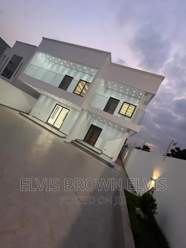 4bdrm Duplex in Botwe Lakeside for rent in Ashaley Botwe