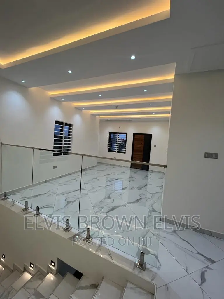 4bdrm Duplex in Botwe Lakeside for rent in Ashaley Botwe