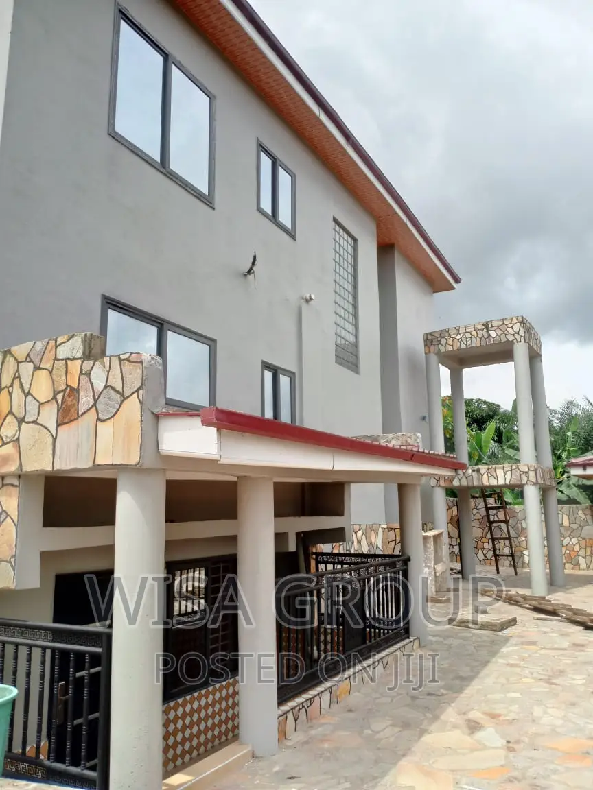 6bdrm Duplex in Wisa Groups, Accra Metropolitan for rent in Accra Metropolitan