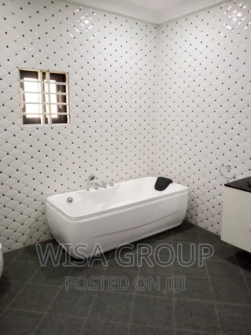 4bdrm Duplex in Wisa Groups, Accra Metropolitan for sale in Accra Metropolitan