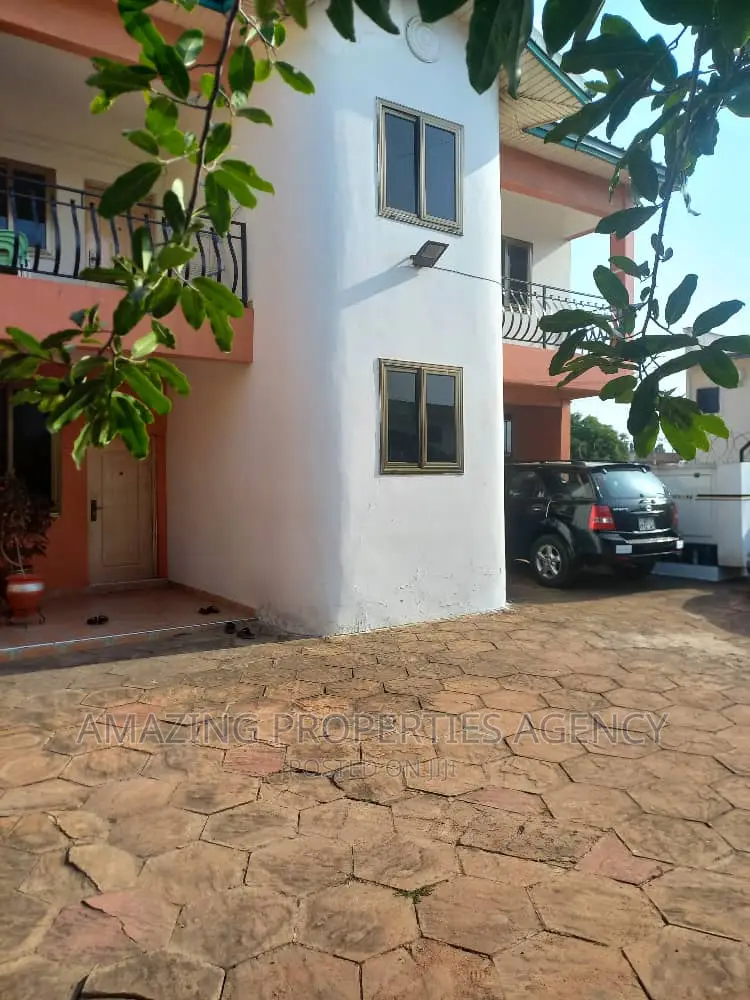 5bdrm House in Dzorwulu for sale in Dzorwulu