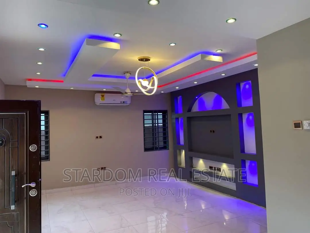 3bdrm Duplex in Kwabenya for sale in Kwabenya