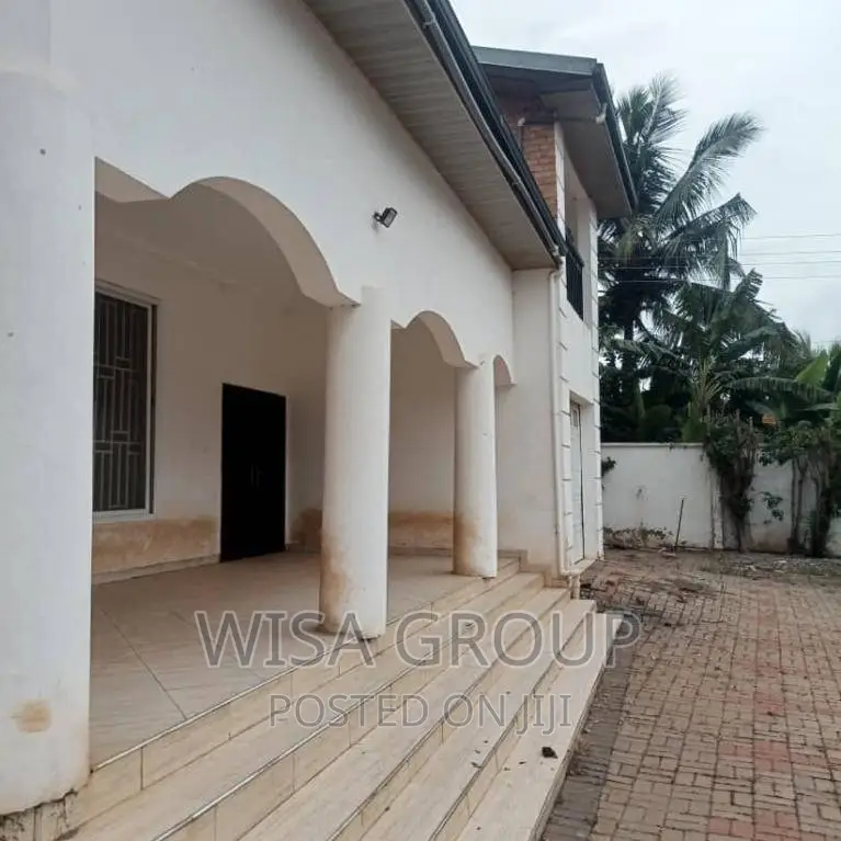 6bdrm Duplex in Wisa Groups, Accra Metropolitan for rent in Accra Metropolitan