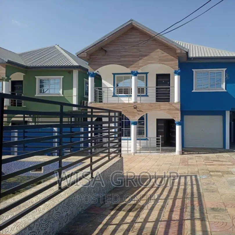 5bdrm Duplex in Accra Metropolitan for sale in Accra Metropolitan