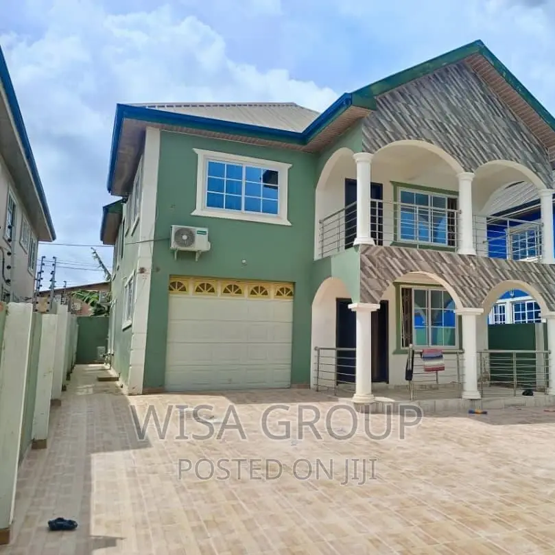 5bdrm Duplex in Accra Metropolitan for sale in Accra Metropolitan