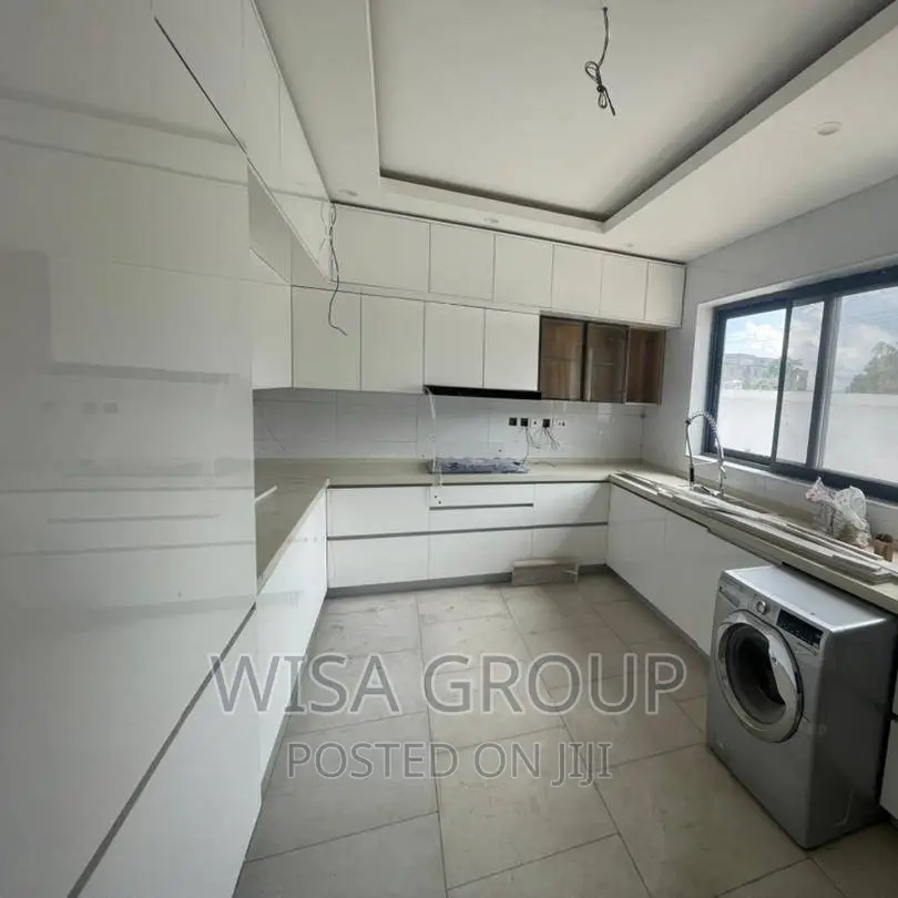 5bdrm Duplex in Wisa Groups, Accra Metropolitan for sale in Accra Metropolitan