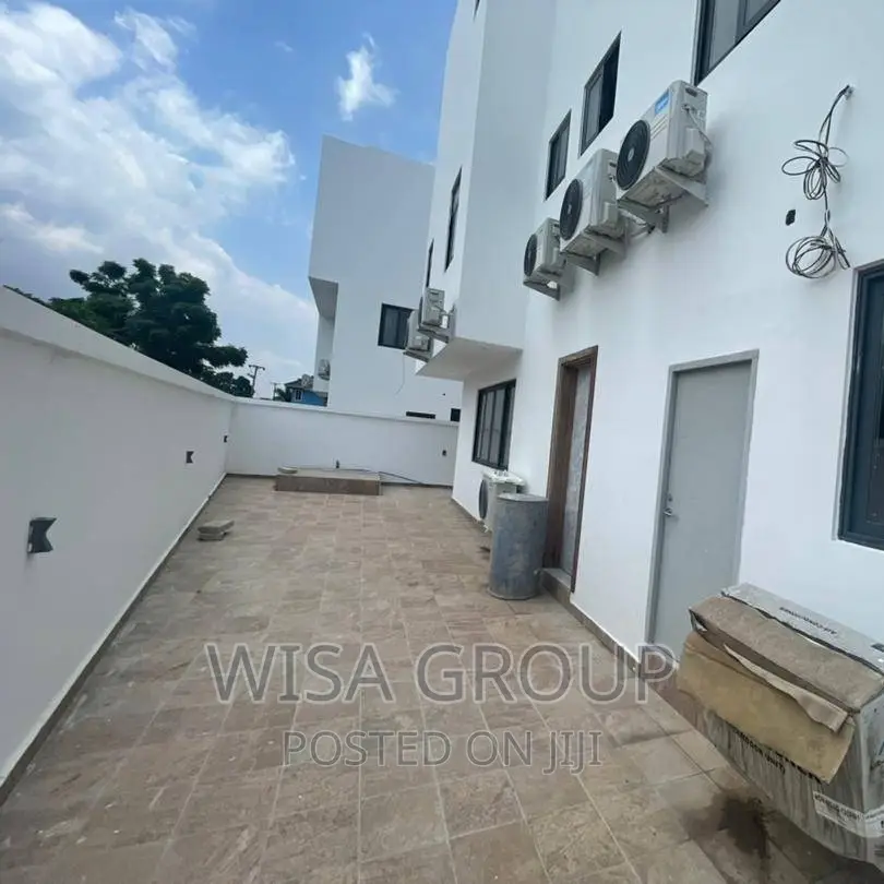 5bdrm Duplex in Wisa Groups, Accra Metropolitan for sale in Accra Metropolitan