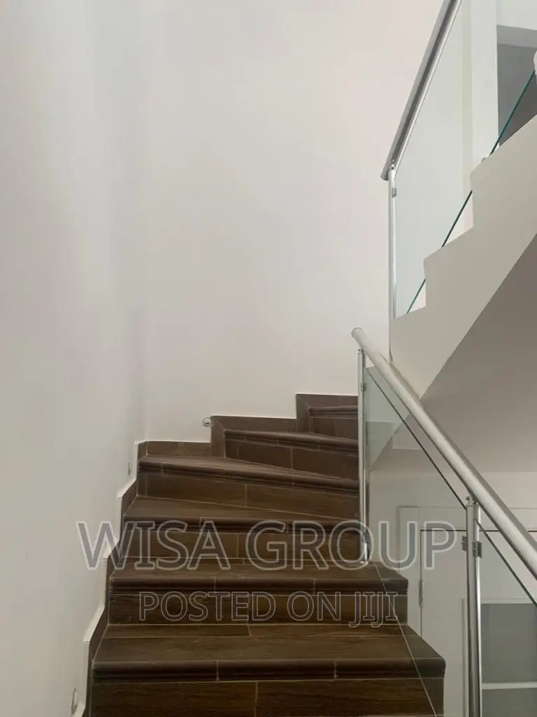 4bdrm Duplex in Accra Metropolitan for sale in Accra Metropolitan