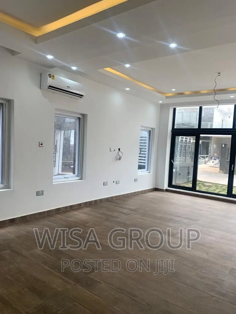 4bdrm Duplex in Accra Metropolitan for sale in Accra Metropolitan