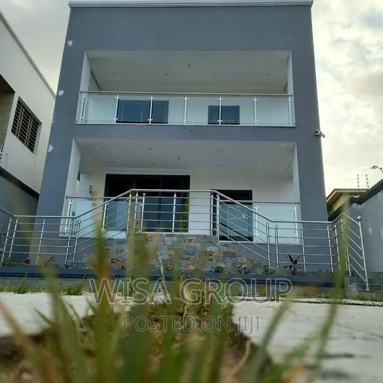4bdrm Duplex in Wisa Groups, Accra Metropolitan for sale in Accra Metropolitan